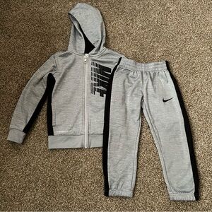 Nike Therma- Fit Gray & Black Matching Set Size 5